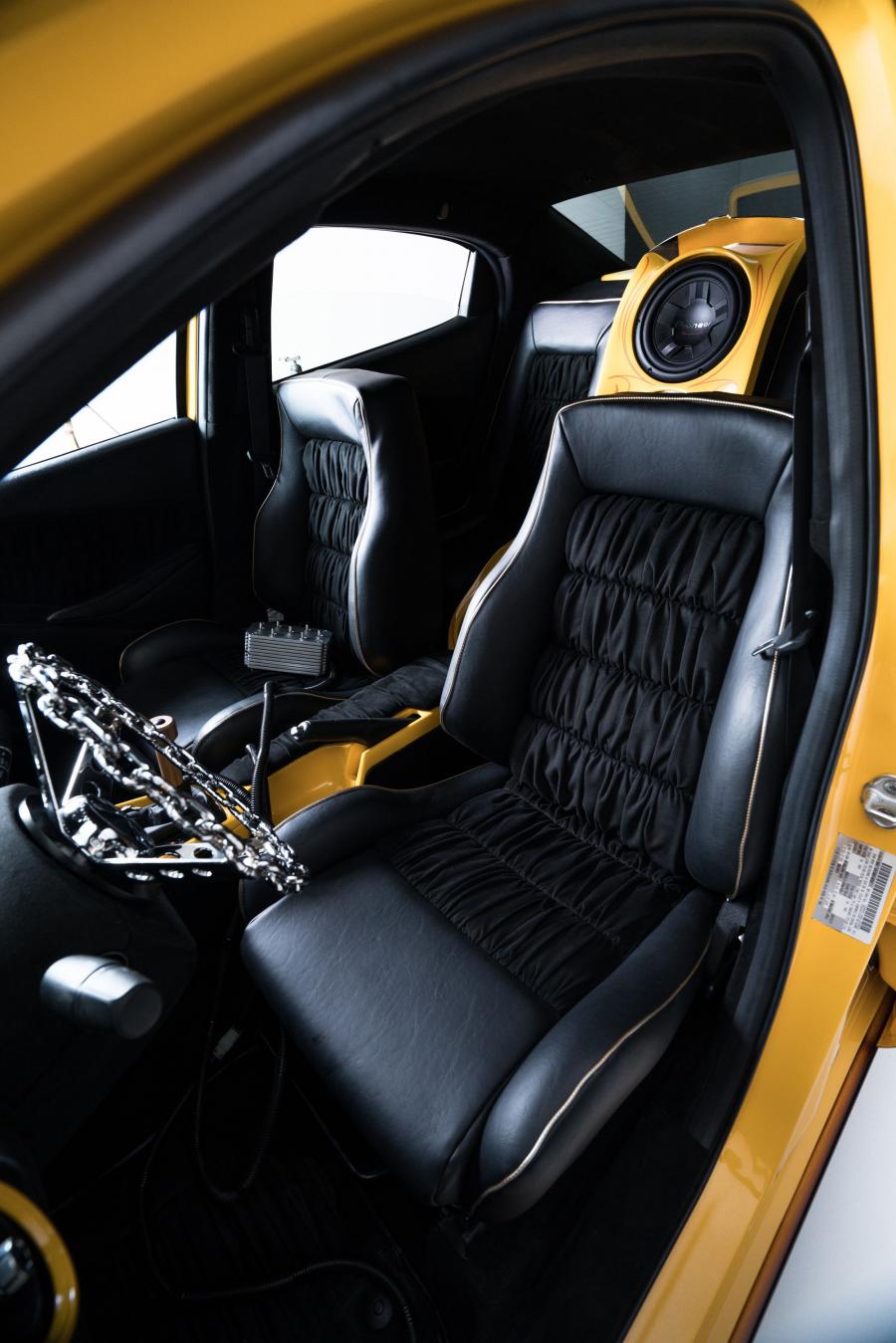 Интерьер Scion iA by Eddie Huang 2015 года  (фото 7 из 8)
